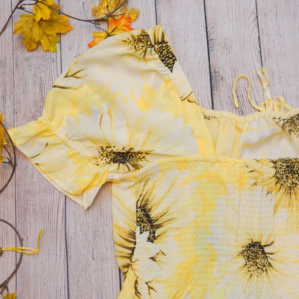 H&M Plus Size Sunflower Crop Top Size: XXL